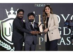 
      
      100 Yards Constructions & Consultancy Pvt. Ltd. Honoured 
      
      