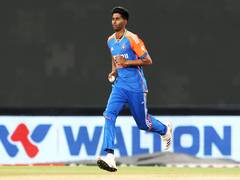 
      
      Langer confirms Mayank Yadav's fitness ahead of LSG's IPL opener 
      
      