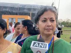 
      
      Pranati Phukan hails Priyanka Gandhi's visit to Assam
      
      