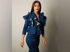 
      
      Mrunal Thakur finishes dubbing for Hai Jawani Toh Ishq Hona Hai
      
      