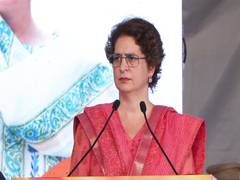 
      
      “PM Modi bowing down to America, Israel”: Priyanka Gandhi
      
      