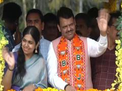 
      
      Devendra Fadnavis, Suresh Gopi hold road shows in Keralam
      
      