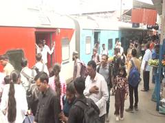 
      
      Bihar:: LPG shortage forces migrant workers to leave work
      
      