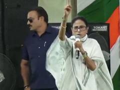 
      
      Mamata Banerjee questions PM's meetings with foreign Muslim
      
      
