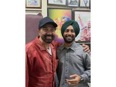 
      
      Sunny Deol meets with Punjabi singer Satinder Sartaaj 
      
      