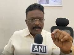 
      
      'Hooliganism': BRS slams attack on KCR's office, blames CM Reddy
      
      