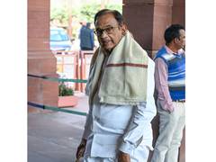
      
      P Chidambaram calls to oppose parliament special session
      
      