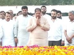 
      
      Dushyant Chautala, Ajay Singh Chautala pay tribute to Devi Lal
      
      