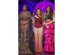 
      
      VAZANEH by Prbhjiit Maniktala Debuts at Bombay Times Fashion Week
      
      
