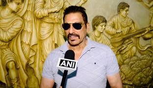 
      
      Mukesh Rishi hails Women’s Reservation Bill 
      
      