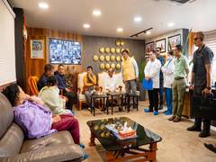 
      
      Tronglaobi bomb attack: Manipur CM visits injured mother's hospit
      
      