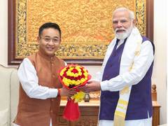 
      
      Sikkim CM Prem Singh Tamang meets PM
      
      