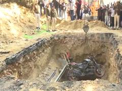 
      
      Janakpuri Biker's death case: Delhi Police files charge sheet
      
      