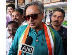 
      
      Shashi Tharoor calls Keralam polls direct fight between LDF and U
      
      