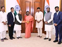 
      
      President Murmu presented Vriksha Vedam 2.0 at Rashtrapati Bhavan
      
      