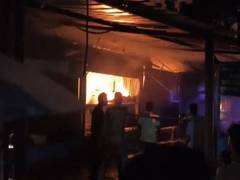 
      
      Fire breaks out in Lucknow's vegetable market
      
      