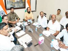 
      
      Telangana CM orders fast-track repairs of Kaleshwaram barrages
      
      