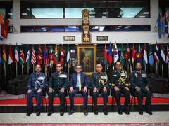 
      
      Defence Secretary visits Defence Services staff college, Wellingt
      
      