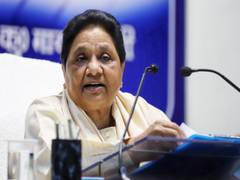 
      
      Mayawati pays tribute to Mahatma Jyotiba Phule
      
      