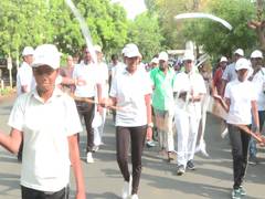 
      
      1,000 women silambam practitioners join voter awareness rally
      
      