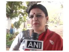
      
      VHRP's Yamuna Pathak condemns attacks on Hindus in Bangladesh
      
      