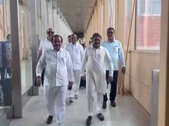 
      
      KA Congress MLAs travel to Delhi to push for cabinet reshuffle
      
      