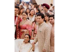 
      
      Sachin shares Asha Bhosle's picture from son  Arjun's wedding
      
      