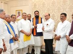 
      
      Samrat Choudhary meets Bihar Governor, stakes cliam to form govt
      
      