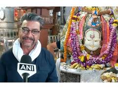 
      
      Raj Premi attends Bhasma Aarti with wife at Mahakaleshwar Temple 
      
      