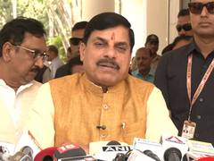 
      
      MP: CM fills self-enumeration form as Census begins in state
      
      