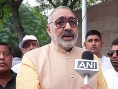 
      
      Union Minister Giriraj Singh pays tribute to Chandra Shekhar
      
      