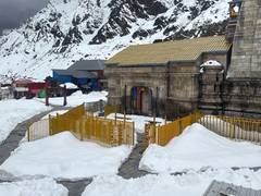 
      
      Uttarakhand: Officials inspect 'Chardham Yatra free registration
      
      