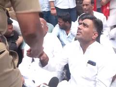 
      
      SP, CPI(M) delegations stage sit-in over Noida workers’ protest
      
      