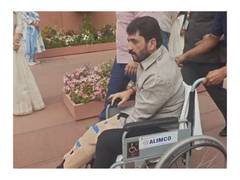 
      
      MoS Civil Aviation Murlidhar Mohol reaches parliament in wheelcha
      
      