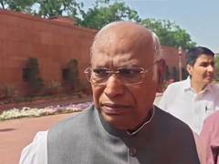 
      
      Mallikarjun Kharge slams Centre over Delimitation Bill
      
      