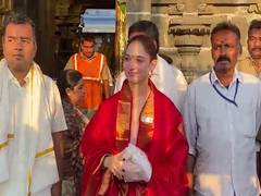 
      
      Tamannaah Bhatia offers prayers at  Sri Venkateswara Swamy Temple
      
      