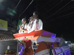 
      
      "Vote for NDA alliance and make Edappadi K. Palaniswami the...
      
      
