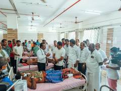 
      
      Nainar Nagenthran meets people injured in Virudhunagar blast
      
      