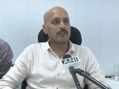 
      
      3 PWD officials caught for accepting bribe of Rs 2.5 L in Indore
      
      