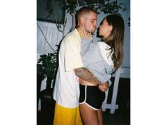 
      
      Justin Bieber gives rare glimpse of Coachella Weekend 2 with wife
      
      