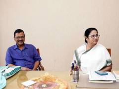 
      
      Arvind Kejriwal extends support to West Bengal CM ahead of polls
      
      