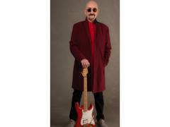 
      
      Dave Mason, Traffic co-founder and 'Feelin' Alright'...
      
      