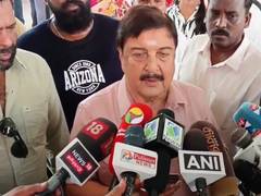 
      
      Sivakumar casts his vote in Chennai, calls for TASMAC abolition
      
      