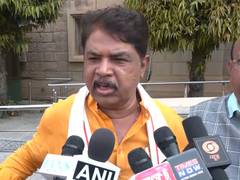 
      
      Karnataka LoP R Ashoka supports EC's notice to Mallikarjun Kharge
      
      