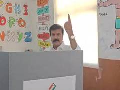 
      
      DMDK treasurer Sudish casts his vote in Tamil Nadu assembly polls
      
      