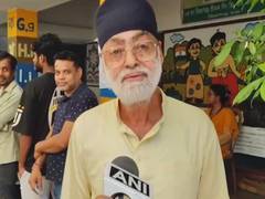 
      
      Arijit Singh’s father casts vote in Murshidabad
      
      