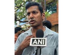 
      
      Actor Vishal Reddy cycles to polling booth in Chennai
      
      