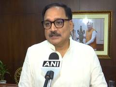 
      
      Virendra Sachdeva welcomes AAP MPs after spilt
      
      