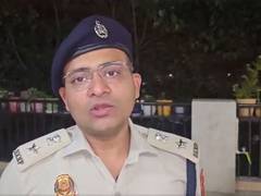 
      
      Delhi Police creates green corridor for Lungi Ngidi after injury
      
      