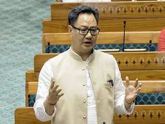 
      
      Kiren Rijiju welcomes 7 AAP MPs to BJP
      
      